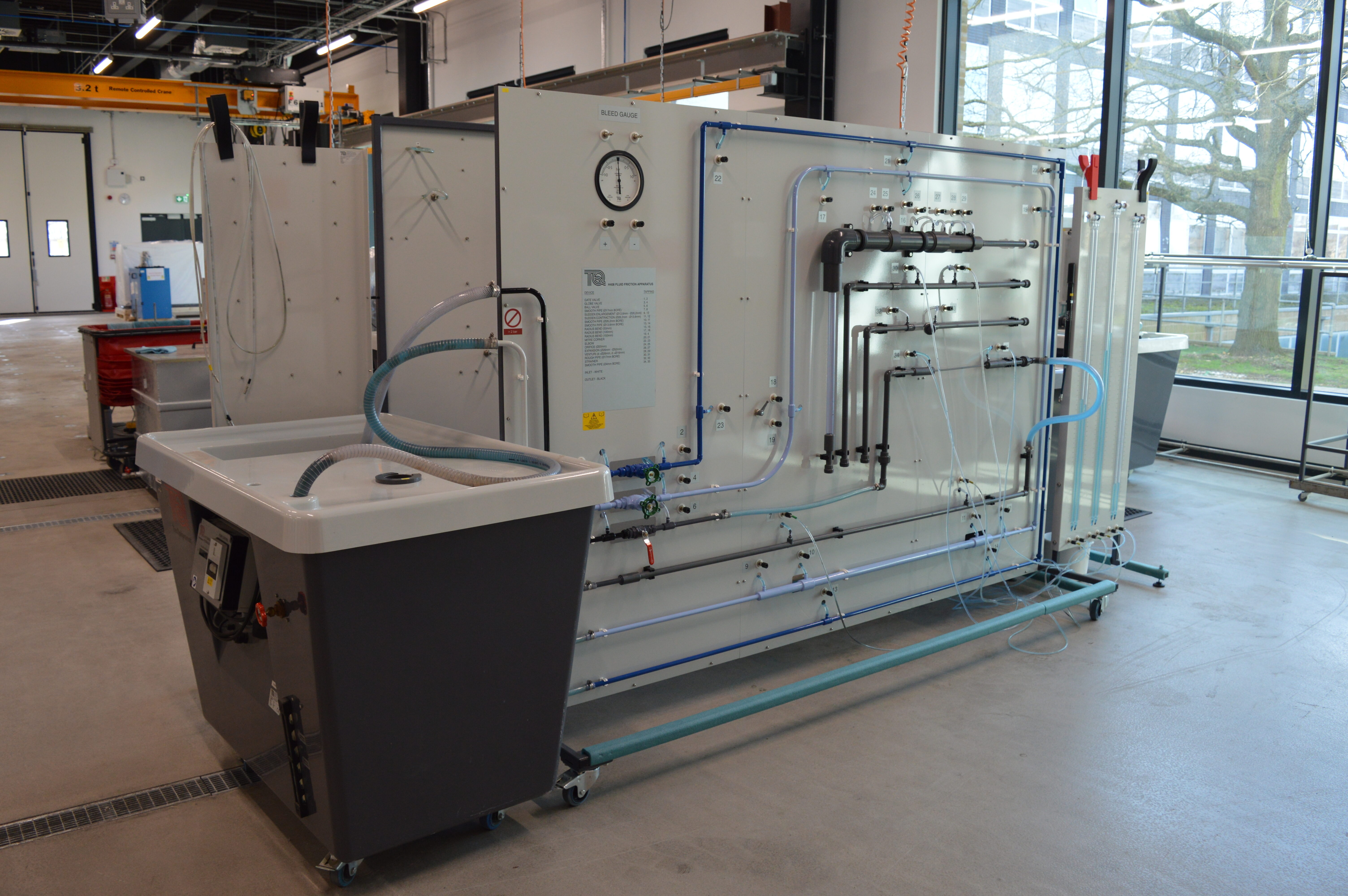 Support civil engineering students in mastering open channel flow concepts with TecQuipment’s precision-engineered flume. Perfect for demonstrating flow profiles, hydraulic jumps, and sediment transport in a practical setting.